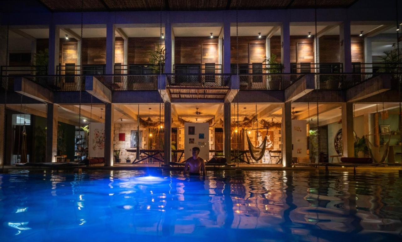 Hotel Makaaba Eco-Boutique Bacalar Eksteriør bilde The swimming pool at the hotel