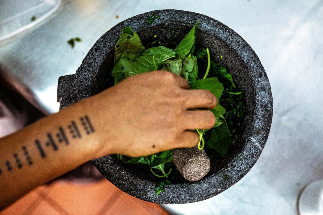 Hotel Makaaba Eco-Boutique Bacalar Eksteriør bilde Preparation of a green mole